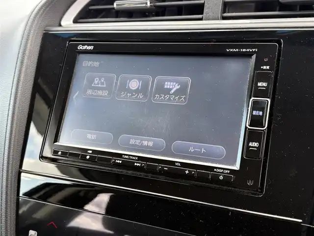 ホンダ シャトル ハイブリッド 大分県 2018(平30)年 9.7万km ルナシルバーM ・純正ナビ(CD/DVD/BT/SD/USB)/・フルセグテレビ/・バックカメラ/・衝突軽減ブレーキ/・レーダークルーズコントロール/・ETC/・シートヒーター/・ステアリングスイッチ/・パドルシフト/・スマートキー/・プッシュスタートボタン/・純正アルミホイール