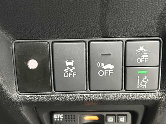 ホンダ ステップワゴン スパーダ ハイブリッド G EX ホンダセンシング 大阪府 2017(平29)年 5.7万km プレミアムスパークルブラックパール 純正9インチインターナビ/・フルセグTV/・Bluetooth/・CD/DVD/・FM/AM/・HDMI/社外後席フリップダウンモニター/ホンダセンシング/衝突軽減ブレーキ/誤発進抑制装置/後方誤発進抑制機能/路外逸脱抑制機能/アダプティブクルーズコントロール/車線維持支援システム/先行車発進お知らせ機能/オートハイビーム/パーキングセンサー/パーキングアシスト/両側パワースライドドア/ハーフレザーシート/シートヒーター/シートバックテーブル/ロールサンシェード/LEDヘッドライト/スマートキー