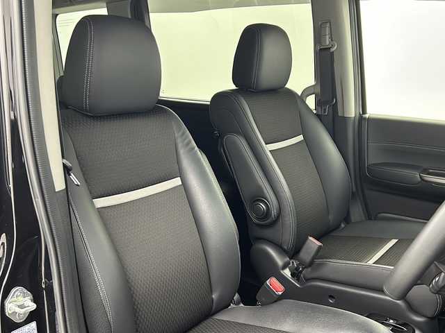 ホンダ ステップワゴン スパーダ ハイブリッド G EX ホンダセンシング 大阪府 2017(平29)年 5.7万km プレミアムスパークルブラックパール 純正9インチインターナビ/・フルセグTV/・Bluetooth/・CD/DVD/・FM/AM/・HDMI/社外後席フリップダウンモニター/ホンダセンシング/衝突軽減ブレーキ/誤発進抑制装置/後方誤発進抑制機能/路外逸脱抑制機能/アダプティブクルーズコントロール/車線維持支援システム/先行車発進お知らせ機能/オートハイビーム/パーキングセンサー/パーキングアシスト/両側パワースライドドア/ハーフレザーシート/シートヒーター/シートバックテーブル/ロールサンシェード/LEDヘッドライト/スマートキー