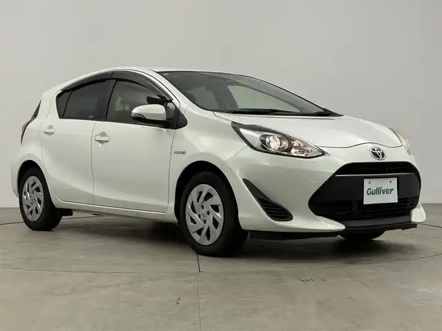 トヨタ アクア G 愛知県 2017(平29)年 1.4万km ライムホワイトパールクリスタルシャイン 純正ナビ（フルセグＴＶ・ＣＤ・ＤＶＤ・Ｂｌｕｅｔｏｏｔｈ・ラジオ）/バックカメラ/ドライブレコーダー/ETC/クルーズコントロール/前席シートヒーター/前席パワーシート/パドルシフト/盗難防止装置/コーナーセンサー/横滑り防止装置/ステアリングリモコン/LEDオートライト/純正フロアマット/純正アルミホイール/オートエアコン/プッシュスタート