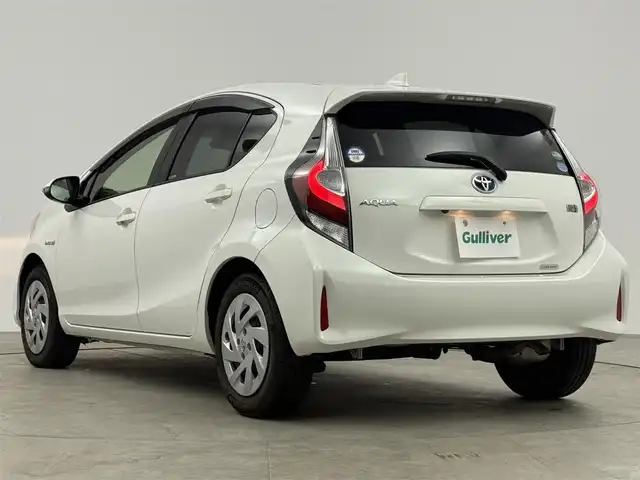 トヨタ アクア G 愛知県 2017(平29)年 1.4万km ライムホワイトパールクリスタルシャイン 純正ナビ（フルセグＴＶ・ＣＤ・ＤＶＤ・Ｂｌｕｅｔｏｏｔｈ・ラジオ）/バックカメラ/ドライブレコーダー/ETC/クルーズコントロール/前席シートヒーター/前席パワーシート/パドルシフト/盗難防止装置/コーナーセンサー/横滑り防止装置/ステアリングリモコン/LEDオートライト/純正フロアマット/純正アルミホイール/オートエアコン/プッシュスタート