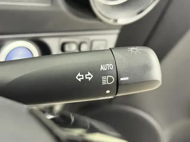 トヨタ アクア G 愛知県 2017(平29)年 1.4万km ライムホワイトパールクリスタルシャイン 純正ナビ（フルセグＴＶ・ＣＤ・ＤＶＤ・Ｂｌｕｅｔｏｏｔｈ・ラジオ）/バックカメラ/ドライブレコーダー/ETC/クルーズコントロール/前席シートヒーター/前席パワーシート/パドルシフト/盗難防止装置/コーナーセンサー/横滑り防止装置/ステアリングリモコン/LEDオートライト/純正フロアマット/純正アルミホイール/オートエアコン/プッシュスタート