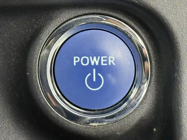 トヨタ アクア G 愛知県 2017(平29)年 1.4万km ライムホワイトパールクリスタルシャイン 純正ナビ（フルセグＴＶ・ＣＤ・ＤＶＤ・Ｂｌｕｅｔｏｏｔｈ・ラジオ）/バックカメラ/ドライブレコーダー/ETC/クルーズコントロール/前席シートヒーター/前席パワーシート/パドルシフト/盗難防止装置/コーナーセンサー/横滑り防止装置/ステアリングリモコン/LEDオートライト/純正フロアマット/純正アルミホイール/オートエアコン/プッシュスタート