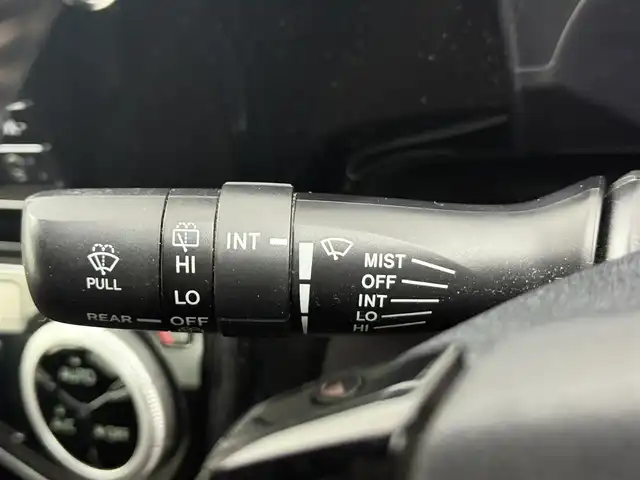 トヨタ アクア G 愛知県 2017(平29)年 1.4万km ライムホワイトパールクリスタルシャイン 純正ナビ（フルセグＴＶ・ＣＤ・ＤＶＤ・Ｂｌｕｅｔｏｏｔｈ・ラジオ）/バックカメラ/ドライブレコーダー/ETC/クルーズコントロール/前席シートヒーター/前席パワーシート/パドルシフト/盗難防止装置/コーナーセンサー/横滑り防止装置/ステアリングリモコン/LEDオートライト/純正フロアマット/純正アルミホイール/オートエアコン/プッシュスタート