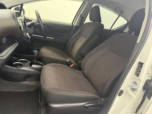 トヨタ アクア G 愛知県 2017(平29)年 1.4万km ライムホワイトパールクリスタルシャイン 純正ナビ（フルセグＴＶ・ＣＤ・ＤＶＤ・Ｂｌｕｅｔｏｏｔｈ・ラジオ）/バックカメラ/ドライブレコーダー/ETC/クルーズコントロール/前席シートヒーター/前席パワーシート/パドルシフト/盗難防止装置/コーナーセンサー/横滑り防止装置/ステアリングリモコン/LEDオートライト/純正フロアマット/純正アルミホイール/オートエアコン/プッシュスタート