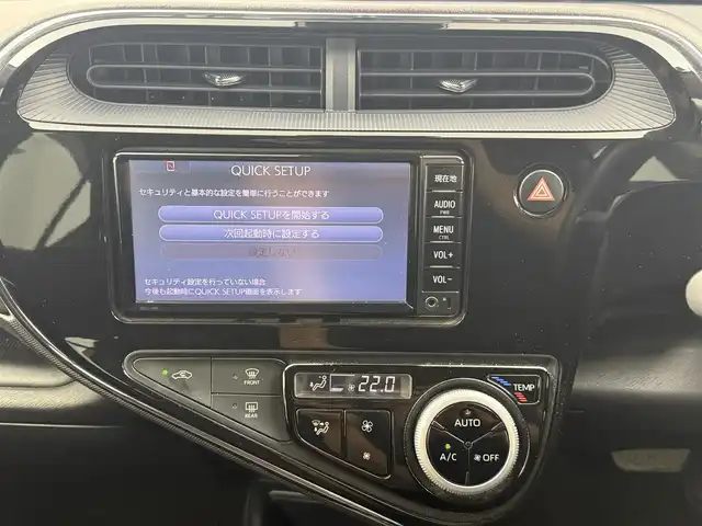 トヨタ アクア G 愛知県 2017(平29)年 1.4万km ライムホワイトパールクリスタルシャイン 純正ナビ（フルセグＴＶ・ＣＤ・ＤＶＤ・Ｂｌｕｅｔｏｏｔｈ・ラジオ）/バックカメラ/ドライブレコーダー/ETC/クルーズコントロール/前席シートヒーター/前席パワーシート/パドルシフト/盗難防止装置/コーナーセンサー/横滑り防止装置/ステアリングリモコン/LEDオートライト/純正フロアマット/純正アルミホイール/オートエアコン/プッシュスタート