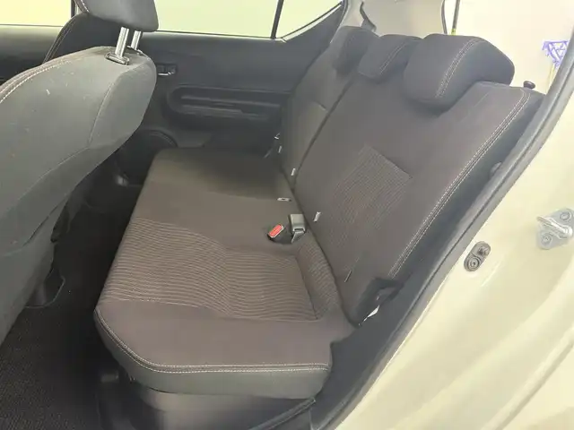 トヨタ アクア G 愛知県 2017(平29)年 1.4万km ライムホワイトパールクリスタルシャイン 純正ナビ（フルセグＴＶ・ＣＤ・ＤＶＤ・Ｂｌｕｅｔｏｏｔｈ・ラジオ）/バックカメラ/ドライブレコーダー/ETC/クルーズコントロール/前席シートヒーター/前席パワーシート/パドルシフト/盗難防止装置/コーナーセンサー/横滑り防止装置/ステアリングリモコン/LEDオートライト/純正フロアマット/純正アルミホイール/オートエアコン/プッシュスタート