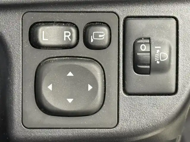 トヨタ アクア G 愛知県 2017(平29)年 1.4万km ライムホワイトパールクリスタルシャイン 純正ナビ（フルセグＴＶ・ＣＤ・ＤＶＤ・Ｂｌｕｅｔｏｏｔｈ・ラジオ）/バックカメラ/ドライブレコーダー/ETC/クルーズコントロール/前席シートヒーター/前席パワーシート/パドルシフト/盗難防止装置/コーナーセンサー/横滑り防止装置/ステアリングリモコン/LEDオートライト/純正フロアマット/純正アルミホイール/オートエアコン/プッシュスタート