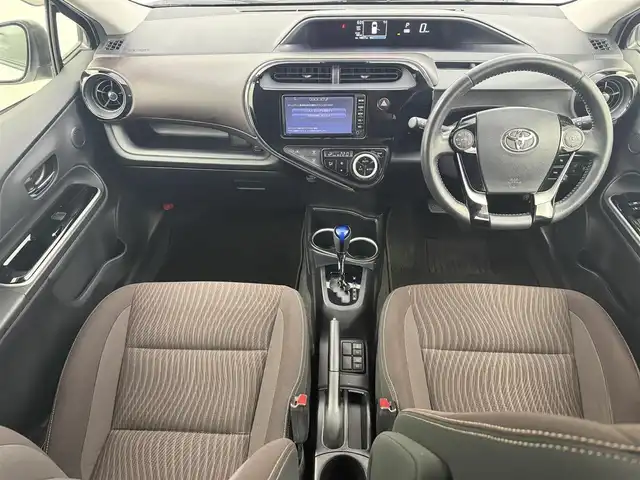 トヨタ アクア G 愛知県 2017(平29)年 1.4万km ライムホワイトパールクリスタルシャイン 純正ナビ（フルセグＴＶ・ＣＤ・ＤＶＤ・Ｂｌｕｅｔｏｏｔｈ・ラジオ）/バックカメラ/ドライブレコーダー/ETC/クルーズコントロール/前席シートヒーター/前席パワーシート/パドルシフト/盗難防止装置/コーナーセンサー/横滑り防止装置/ステアリングリモコン/LEDオートライト/純正フロアマット/純正アルミホイール/オートエアコン/プッシュスタート