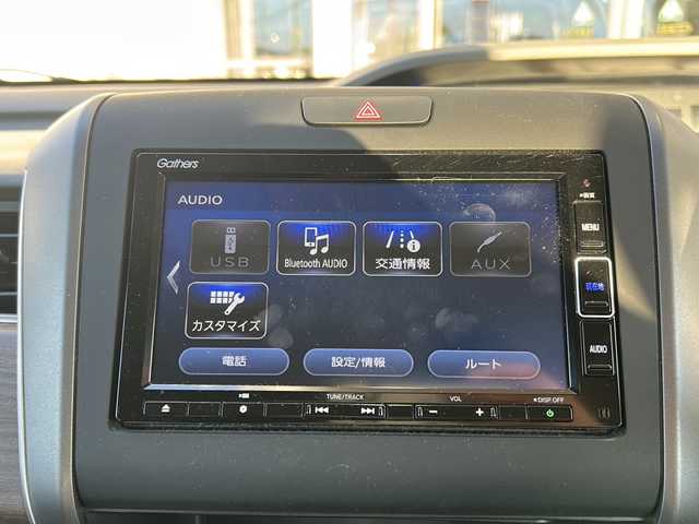 ホンダ フリード G ホンダセンシング 静岡県 2021(令3)年 2.3万km シルバー 純正SDナビ（AM.FM.CD.DVD.ワンセグTV.Bluetooth）/両側パワースライドドア/バックカメラ/アイドリングストップ/レーダークルーズコントロール/プッシュスタート/ドライブレコーダー/ETC/純正ホイールキャップ/レーンキープアシスト/スマートキー/スペアキー/ステアリングリモコン　/衝突軽減システム/横滑り防止装置/オートライト/盗難防止装置/純正フロアマット/ウォークスルー