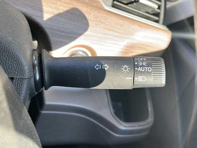 ホンダ フリード G ホンダセンシング 静岡県 2021(令3)年 2.3万km シルバー 純正SDナビ（AM.FM.CD.DVD.ワンセグTV.Bluetooth）/両側パワースライドドア/バックカメラ/アイドリングストップ/レーダークルーズコントロール/プッシュスタート/ドライブレコーダー/ETC/純正ホイールキャップ/レーンキープアシスト/スマートキー/スペアキー/ステアリングリモコン　/衝突軽減システム/横滑り防止装置/オートライト/盗難防止装置/純正フロアマット/ウォークスルー