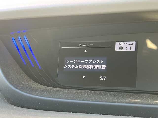 ホンダ フリード G ホンダセンシング 静岡県 2021(令3)年 2.3万km シルバー 純正SDナビ（AM.FM.CD.DVD.ワンセグTV.Bluetooth）/両側パワースライドドア/バックカメラ/アイドリングストップ/レーダークルーズコントロール/プッシュスタート/ドライブレコーダー/ETC/純正ホイールキャップ/レーンキープアシスト/スマートキー/スペアキー/ステアリングリモコン　/衝突軽減システム/横滑り防止装置/オートライト/盗難防止装置/純正フロアマット/ウォークスルー