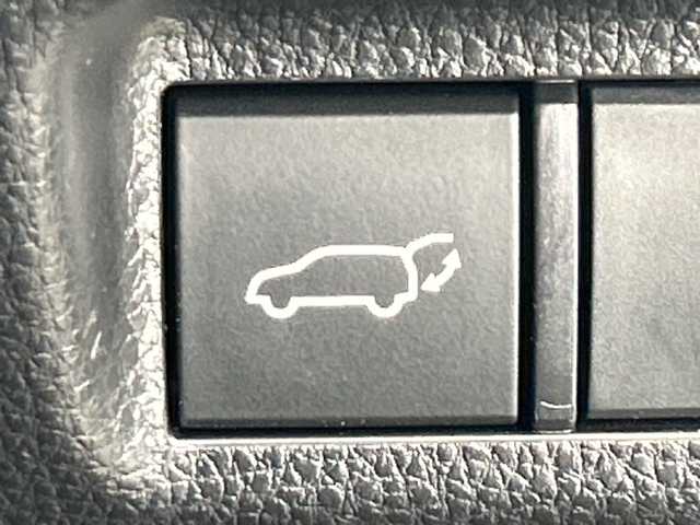 トヨタ ＲＡＶ４ ハイブリットG 三重県 2021(令3)年 4.7万km アティチュードブラックマイカ /禁煙車//純正9インチナビ/　フルセグTV/CD/DVD/Bluetooth/HDMI//サンルーフ//トヨタセーフティセンスシステム//衝突軽減ブレーキ//オートハイビーム//レーダークルーズコントロール//BSM//電子パーキング//パワーバックドア//バックカメラ//前席シートヒーター//ステアリングヒーター//ETC//スペアタイヤ