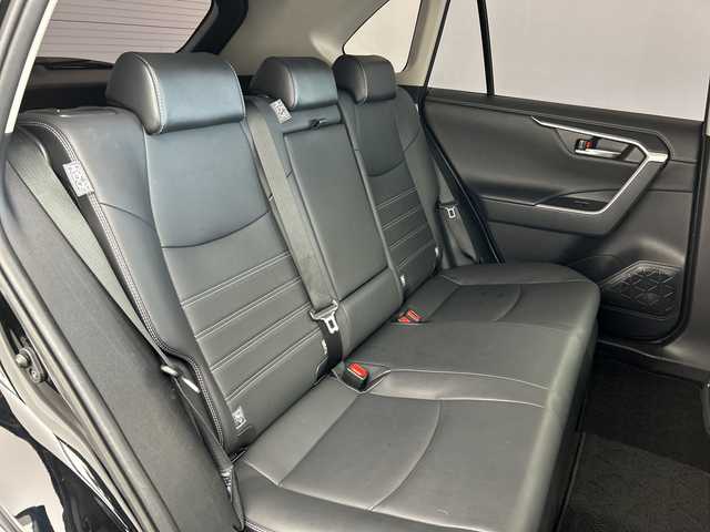 トヨタ ＲＡＶ４ ハイブリットG 三重県 2021(令3)年 4.7万km アティチュードブラックマイカ /禁煙車//純正9インチナビ/　フルセグTV/CD/DVD/Bluetooth/HDMI//サンルーフ//トヨタセーフティセンスシステム//衝突軽減ブレーキ//オートハイビーム//レーダークルーズコントロール//BSM//電子パーキング//パワーバックドア//バックカメラ//前席シートヒーター//ステアリングヒーター//ETC//スペアタイヤ