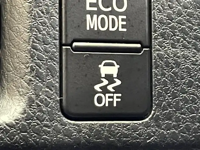 トヨタ ヴォクシー ZS 煌Ⅲ 岩手県 2021(令3)年 7.2万km ブラック 4WD/社外9インチナビ/トヨタセーフティセンス/衝突軽減ブレーキ/クルーズコントロール/レーンキープアシスト/両側パワースライドドア/バックカメラ/社外フリップダウンモニター/ハーフレザーシート/ドライブレコダー/ワイパーデアイサー/ビルトインETC/アイドリングストップ/電動格納ドアミラー/ステアリングリモコン/純正16インチアルミホイール/寒冷地仕様/マニュアルモード付オートマチックトランスミッション/LEDヘッドライト/オートライト