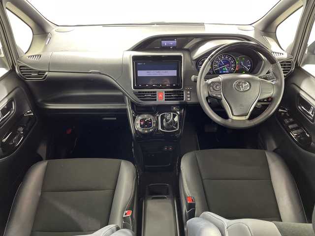 トヨタ ノア ハイブリッド Si ダブルバイビーⅢ 佐賀県 2021(令3)年 3万km ブラック 純正9インチナビ/フルセグTV/CD/DVD/Bluetooth/バックカメラ/衝突被害軽減システム/クルーズコントロール/車線逸脱警報/横滑り防止装置/パーキングサポートブレーキ/クリアランスソナー/オートライト/オートハイビーム/LEDヘッドライト/LEDフォグライト/前後ドライブレコーダー/ビルトインETC/両側パワースライドドア/シートバックテーブル/後席サンシェード/運転席・助手席シートヒーター/ハーフレザーシート/ISOFIX対応シート/純正フロアマット/純正16インチアルミホイール/ドアバイザー/ステアリングスイッチ