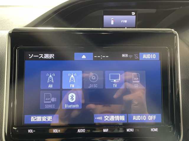 トヨタ ノア ハイブリッド Si ダブルバイビーⅢ 佐賀県 2021(令3)年 3万km ブラック 純正9インチナビ/フルセグTV/CD/DVD/Bluetooth/バックカメラ/衝突被害軽減システム/クルーズコントロール/車線逸脱警報/横滑り防止装置/パーキングサポートブレーキ/クリアランスソナー/オートライト/オートハイビーム/LEDヘッドライト/LEDフォグライト/前後ドライブレコーダー/ビルトインETC/両側パワースライドドア/シートバックテーブル/後席サンシェード/運転席・助手席シートヒーター/ハーフレザーシート/ISOFIX対応シート/純正フロアマット/純正16インチアルミホイール/ドアバイザー/ステアリングスイッチ