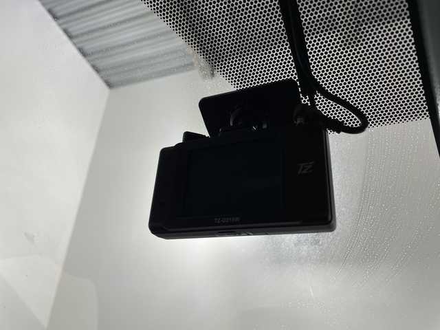 トヨタ ノア ハイブリッド Si ダブルバイビーⅢ 佐賀県 2021(令3)年 3万km ブラック 純正9インチナビ/フルセグTV/CD/DVD/Bluetooth/バックカメラ/衝突被害軽減システム/クルーズコントロール/車線逸脱警報/横滑り防止装置/パーキングサポートブレーキ/クリアランスソナー/オートライト/オートハイビーム/LEDヘッドライト/LEDフォグライト/前後ドライブレコーダー/ビルトインETC/両側パワースライドドア/シートバックテーブル/後席サンシェード/運転席・助手席シートヒーター/ハーフレザーシート/ISOFIX対応シート/純正フロアマット/純正16インチアルミホイール/ドアバイザー/ステアリングスイッチ