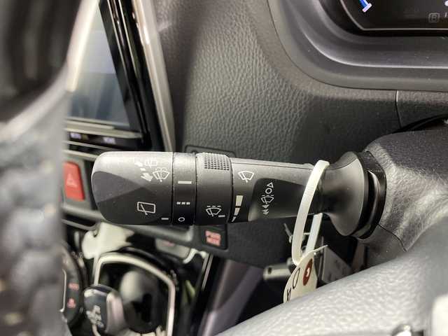 トヨタ ノア ハイブリッド Si ダブルバイビーⅢ 佐賀県 2021(令3)年 3万km ブラック 純正9インチナビ/フルセグTV/CD/DVD/Bluetooth/バックカメラ/衝突被害軽減システム/クルーズコントロール/車線逸脱警報/横滑り防止装置/パーキングサポートブレーキ/クリアランスソナー/オートライト/オートハイビーム/LEDヘッドライト/LEDフォグライト/前後ドライブレコーダー/ビルトインETC/両側パワースライドドア/シートバックテーブル/後席サンシェード/運転席・助手席シートヒーター/ハーフレザーシート/ISOFIX対応シート/純正フロアマット/純正16インチアルミホイール/ドアバイザー/ステアリングスイッチ