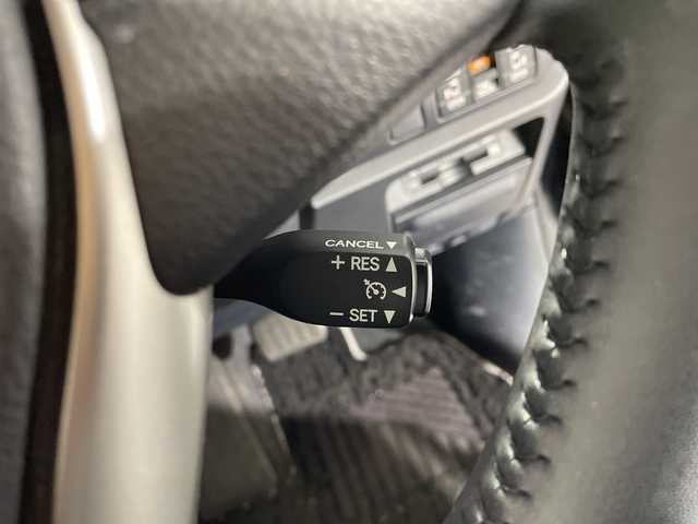 トヨタ ノア ハイブリッド Si ダブルバイビーⅢ 佐賀県 2021(令3)年 3万km ブラック 純正9インチナビ/フルセグTV/CD/DVD/Bluetooth/バックカメラ/衝突被害軽減システム/クルーズコントロール/車線逸脱警報/横滑り防止装置/パーキングサポートブレーキ/クリアランスソナー/オートライト/オートハイビーム/LEDヘッドライト/LEDフォグライト/前後ドライブレコーダー/ビルトインETC/両側パワースライドドア/シートバックテーブル/後席サンシェード/運転席・助手席シートヒーター/ハーフレザーシート/ISOFIX対応シート/純正フロアマット/純正16インチアルミホイール/ドアバイザー/ステアリングスイッチ