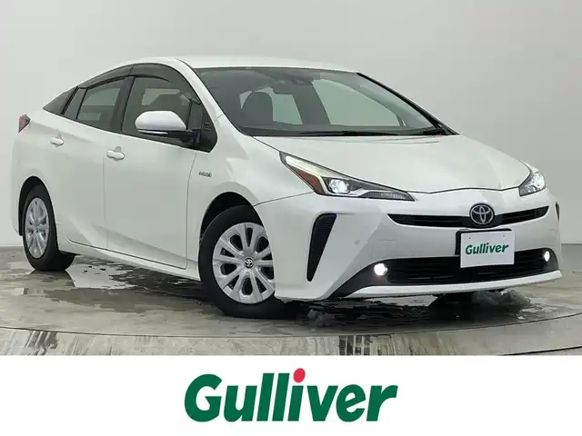 トヨタ プリウス S 宮城県 2019(平31)年 7.9万km ホワイトパールクリスタルシャイン 純正SDナビ(AM/FM/BT/フルセグTV/CD/DVD)/スマートキー/スペアキー/プッシュスタート/コーナーセンサー/バックカメラ/クルーズコントロール/衝突軽減ブレーキ/ドライブレコーダー/ダブルサイドエアバック/オートライト/横滑り防止機能/盗難防止装置/取り扱い説明書/保証書/ビルトインETC/純正フロアマット/ドアバイザー