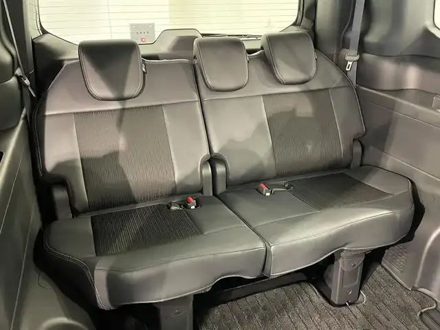 ホンダ ステップワゴン スパーダ eHEV 愛知県 2022(令4)年 3.9万km クリスタルブラックパール 純正11.4incナビ/●リアワイドカメラ/●ハンズフリーテレホンリモートコントロールスイッチ/●音声認識スイッチ/●USBジャック/Honda SENSING/●衝突軽減ブレーキ（CMBS）/●誤発進抑制機能/●後方誤発進抑制機能/●近距離衝突軽減ブレーキ/●歩行者事故低減ステアリング/●路外逸脱抑制機能/●渋滞追従機能付アダプティブクルーズコントロール（ACC）/●車線維持支援システム（LKAS）/●トラフィックジャムアシスト（渋滞運転支援機能）/●先行車発進お知らせ機能/●標識認識機能/●オートハイビーム/●アダプティブドライビングビーム/ブラインドスポットインフォメーション/パワーテールゲート(メモリー機能付)/トリプルゾーンコントロール・フルオートエアコンディショナー