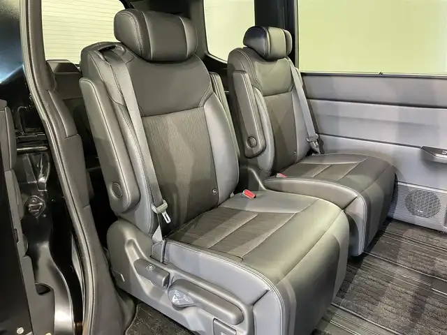 ホンダ ステップワゴン スパーダ eHEV 愛知県 2022(令4)年 3.9万km クリスタルブラックパール 純正11.4incナビ/●リアワイドカメラ/●ハンズフリーテレホンリモートコントロールスイッチ/●音声認識スイッチ/●USBジャック/Honda SENSING/●衝突軽減ブレーキ（CMBS）/●誤発進抑制機能/●後方誤発進抑制機能/●近距離衝突軽減ブレーキ/●歩行者事故低減ステアリング/●路外逸脱抑制機能/●渋滞追従機能付アダプティブクルーズコントロール（ACC）/●車線維持支援システム（LKAS）/●トラフィックジャムアシスト（渋滞運転支援機能）/●先行車発進お知らせ機能/●標識認識機能/●オートハイビーム/●アダプティブドライビングビーム/ブラインドスポットインフォメーション/パワーテールゲート(メモリー機能付)/トリプルゾーンコントロール・フルオートエアコンディショナー