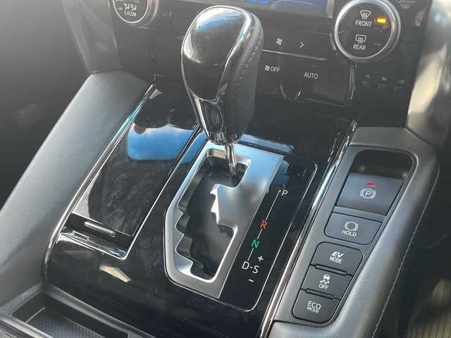 トヨタ ヴェルファイア ハイブリット ZR 山口県 2019(令1)年 2.6万km ホワイトパールクリスタルシャイン ＡＬＰＩＮＥ１１インチナビ　/AM/FM/CD/DVD/Bluetooth/フルセグTV/ＡＬＰＩＮＥ１２．８型フリップダウンモニター　/全方位カメラ　/両側パワースライドドア　/電動リアゲート　/黒革シート/シートベンチレーション/レーダークルーズコントロール　/前席、2列目パワーシート/三眼ＬＥＤヘッドライト　/クリアランスソナー/レーンキープアシスト/衝突被害軽減ブレーキ/純正１８インチアルミホイール/ＥＴＣ　/ドライブレコーダー