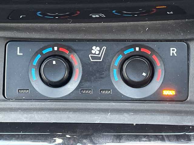 トヨタ ヴェルファイア ハイブリット ZR 山口県 2019(令1)年 2.6万km ホワイトパールクリスタルシャイン ＡＬＰＩＮＥ１１インチナビ　/AM/FM/CD/DVD/Bluetooth/フルセグTV/ＡＬＰＩＮＥ１２．８型フリップダウンモニター　/全方位カメラ　/両側パワースライドドア　/電動リアゲート　/黒革シート/シートベンチレーション/レーダークルーズコントロール　/前席、2列目パワーシート/三眼ＬＥＤヘッドライト　/クリアランスソナー/レーンキープアシスト/衝突被害軽減ブレーキ/純正１８インチアルミホイール/ＥＴＣ　/ドライブレコーダー