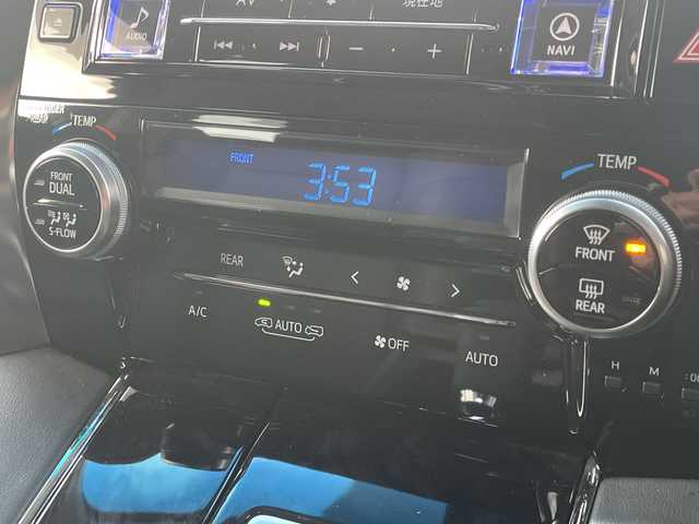 トヨタ ヴェルファイア ハイブリット ZR 山口県 2019(令1)年 2.6万km ホワイトパールクリスタルシャイン ＡＬＰＩＮＥ１１インチナビ　/AM/FM/CD/DVD/Bluetooth/フルセグTV/ＡＬＰＩＮＥ１２．８型フリップダウンモニター　/全方位カメラ　/両側パワースライドドア　/電動リアゲート　/黒革シート/シートベンチレーション/レーダークルーズコントロール　/前席、2列目パワーシート/三眼ＬＥＤヘッドライト　/クリアランスソナー/レーンキープアシスト/衝突被害軽減ブレーキ/純正１８インチアルミホイール/ＥＴＣ　/ドライブレコーダー