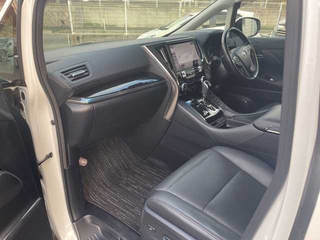 トヨタ ヴェルファイア ハイブリット ZR 山口県 2019(令1)年 2.6万km ホワイトパールクリスタルシャイン ＡＬＰＩＮＥ１１インチナビ　/AM/FM/CD/DVD/Bluetooth/フルセグTV/ＡＬＰＩＮＥ１２．８型フリップダウンモニター　/全方位カメラ　/両側パワースライドドア　/電動リアゲート　/黒革シート/シートベンチレーション/レーダークルーズコントロール　/前席、2列目パワーシート/三眼ＬＥＤヘッドライト　/クリアランスソナー/レーンキープアシスト/衝突被害軽減ブレーキ/純正１８インチアルミホイール/ＥＴＣ　/ドライブレコーダー