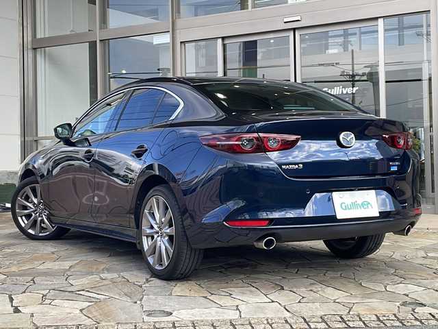 マツダ マツダ３セダン XD Lパッケージ 静岡県 2019(令1)年 4.3万km ディープクリスタルブルーマイカ ベージュ革シート/BOSEサウンド/アラウンドビューモニター/純正ナビ/フルセグTV/純正アルミホイール/ETC/LEDヘッドライト/ドライブレコーダー/衝突軽減ブレーキ/アダプティブクルーズコントロール/レーンキープアシスト/ブラインドスポットアシスト/誤発進抑制機能/パワーシート/シートヒーター/ステアリングヒーター/クリアランスソナー/スマートキー/プッシュスタート/横滑り防止装置
