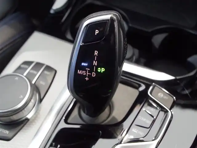 ＢＭＷ Ｘ３ xDrive20d Mスポーツ 岐阜県 2020(令2)年 3.4万km ファイトニックブルー ドライビング・アシスト・プラス/ アクティブ・クルーズ・コントロール/ ステアリング&レーンコントロールアシスト/ レーン・ディパーチャーウォーニング/ レーンチェンジウォーニング/ アクティブ・サイドコリジョンプロテクション/ 前車接近警告機能/ 衝突回避・被害軽減ブレーキ/ 事故回避アシスト/ 後車衝突警告機能/ クロス・トラフィック・ウォーニング（フロント&リヤ）/パーキング・アシスト・プラス/ パークディスタンスコントロール/ パーキング・アシスト（並列・縦列）/ トップ・ビュー/ サイド・ビュー・カメラ / リヤ・ビュー・カメラ/ヘッドアップディスプレイ/アダプティブLEDヘッドライト/ LEDハイ／ロービーム/ LEDフロントターンインジケータ/ コーナリングライト/ ハイビームアシスタント/BMWライブ・コックピット/ 12.3インチ マルチディスプレイメーターパネル/ 10.25インチワイドコントロールディスプレイ/ HDDナビゲーション・システム/ 電動フロント・シート/ フロント・シート・ヒーティング/スクリーンミラーリング/パドルシフト/ミラー一体ＥＴＣ/パワーバックドア