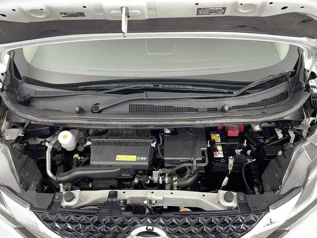 日産 デイズ ハイウェイスターX 兵庫県 2020(令2)年 3.5万km ホワイトパール 純正９インチＳＤナビ　フルセグ　Ｂｌｕｅｔｏｏｔｈ　アラウンドビューモニター　衝突軽減システム　クリアランスソナー　ＬＥＤヘッドライト　オートライト　アルミホイール　　スマートキー　プッシュスタート