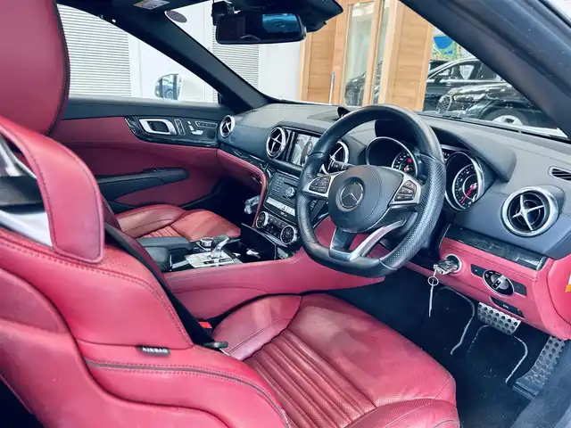 メルセデス・ベンツ ＳＬ４００ 大阪府 2017(平29)年 2.5万km ダイヤモンドホワイト パノラマスカイルーフ/赤革/メモリパワーシート/エアシートヒーター/レーダーセーフティ/ACC/ブラインドスポット/純正ナビ/TV/バックカメラ/applecarplay/純正19インチAW/LEDヘッドライト/電動リアゲート