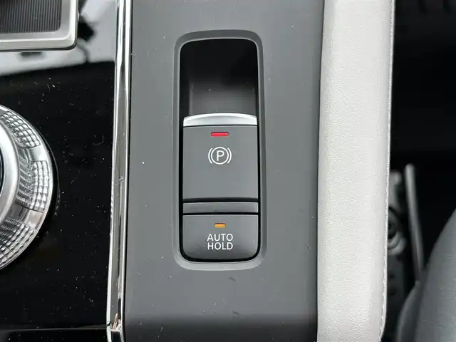 三菱 アウトランダー ＰＨＥＶ G 滋賀県 2023(令5)年 2万km スターリングシルバーM 禁煙車/純正9インチナビ/フルセグ.Bluetooth.Applecarplay/全方位カメラ/衝突軽減ブレーキ/マイパイロット/電動リアゲート/前席シートヒーター/合皮シート/前席パワーシート/ETC2.0/ステアリングヒーター/前後ドライブレコーダー/ブラインドスポットモニター/クリアランスソナー/置くだけ充電/オートハイビーム/オートライト/LEDヘッドライト/オートブレーキホールド/電子パーキング/パドルシフト