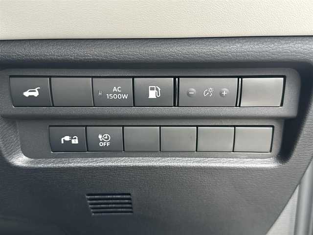 三菱 アウトランダー ＰＨＥＶ G 滋賀県 2023(令5)年 2万km スターリングシルバーM 禁煙車/純正9インチナビ/フルセグ.Bluetooth.Applecarplay/全方位カメラ/衝突軽減ブレーキ/マイパイロット/電動リアゲート/前席シートヒーター/合皮シート/前席パワーシート/ETC2.0/ステアリングヒーター/前後ドライブレコーダー/ブラインドスポットモニター/クリアランスソナー/置くだけ充電/オートハイビーム/オートライト/LEDヘッドライト/オートブレーキホールド/電子パーキング/パドルシフト