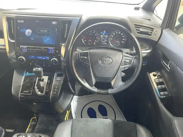 トヨタ ヴェルファイア 2.5Z Aエディデョン ゴールデンアイズ 岩手県 2017(平29)年 8.2万km ホワイトパールクリスタルシャイン クルーズコントロール追従有/4WD/コーナーセンサー/オートライト/純正LEDヘッドライト/純正アルミホイール18インチ/パワースライドドア/ドライブレコーダー/オットマン/電動リアゲート/純正フロアマット/ETC/純正エンジンスターター/フリップダウン/バックカメラ/純正フルセグテレビ/パーキングアシスト
