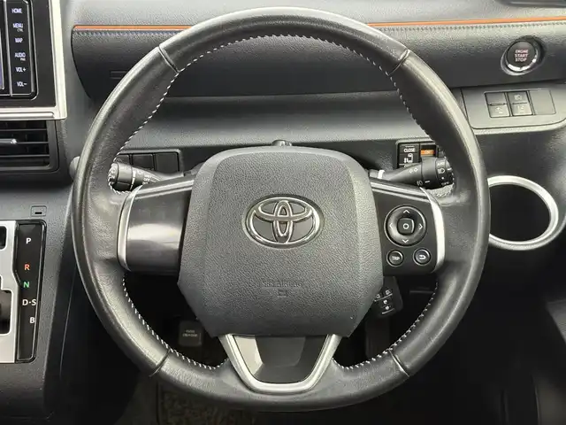 トヨタ シエンタ G クエロ 愛知県 2020(令2)年 5.3万km ブラックマイカ トヨタセーフティセンス/　　・プリクラッシュセーフティ/　　・レーンディバーチャーアラート/　　・オートマチックハイビーム/クリアランスソナー/純正7インチナビ　　/　　・CD/DVD/BT/フルセグ/バックカメラ/アイドリングストップ/ビルトインETC/両側パワースライドドア/ハーフレザーシート/純正ホイールキャップ/純正LEDヘッドライト/電動格納ウィンカーミラー