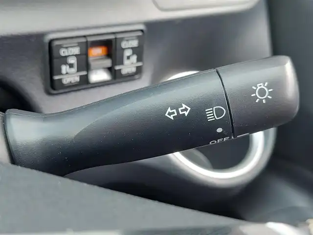 トヨタ シエンタ G 東京都 2020(令2)年 4.2万km ブラックマイカ 社外ナビ/Bluetooth/衝突軽減ブレーキ/レーンキープアシスト/コーナーセンサー/LEDヘッドライト/ETC/バックカメラ/両側パワースライドドア/プッシュスタート/キーレスエントリー/トヨタセーフティセンス/新車保証書/取扱説明書