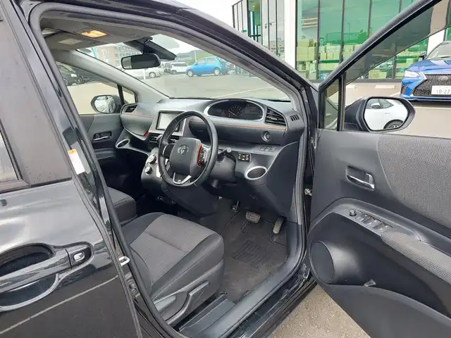 トヨタ シエンタ G 東京都 2020(令2)年 4.2万km ブラックマイカ 社外ナビ/Bluetooth/衝突軽減ブレーキ/レーンキープアシスト/コーナーセンサー/LEDヘッドライト/ETC/バックカメラ/両側パワースライドドア/プッシュスタート/キーレスエントリー/トヨタセーフティセンス/新車保証書/取扱説明書