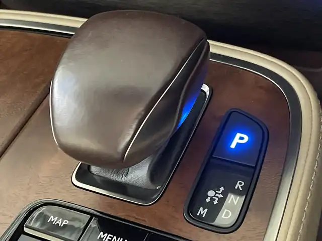レクサス ＬＳ 福岡県 2018(平30)年 3.6万km グラファイトブラックガラスフレーク ・マークレビソン　/・サンルーフ　/・メーカーナビ　/ＬＥＸＵＳ　ｓａｆｅｔｙ　ｓｙｓｔｅｍ＋　/ＢＳＭ　/ＰＫＳＡ　/操舵支援　/レーンチェンジアシスト　/プリクラッシュセーフティー　/標識認識　/先行車発進告知機能/・クルコン/・ヘッドアップディスプレイ/・前後コーナーセンサー/・バックカメラ/・全方位カメラ/・パワーバックドア/・前後ドラレコ/・レザーシート/・シートヒーター/・エアシート/・AFS/・オートライト/・オートハイビーム/・電格ミラー