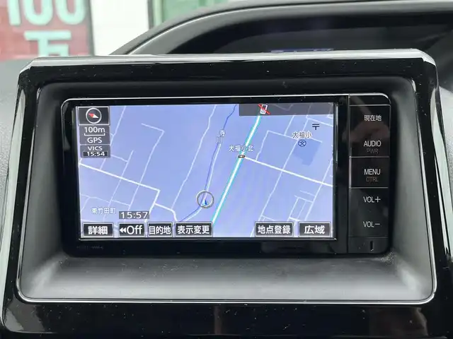 トヨタ ヴォクシー ZS 煌 奈良県 2015(平27)年 8.4万km ホワイトパールクリスタルシャイン 純正ナビ/（フルセグ／ＢＴ／ＣＤ／ＤＶＤ）/社外13インチフリップダウンモニター（carrozzeria)/両側パワースライドドア/横滑り防止/後席サンシェード/社外セキュリティ/オートライト/ステアリングスイッチ/前後ドライブレコーダー/ETC/社外18インチAW（VERSUS）/保証書/取り扱い説明書/スペアキーX1