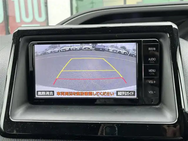 トヨタ ヴォクシー ZS 煌 奈良県 2015(平27)年 8.4万km ホワイトパールクリスタルシャイン 純正ナビ/（フルセグ／ＢＴ／ＣＤ／ＤＶＤ）/社外13インチフリップダウンモニター（carrozzeria)/両側パワースライドドア/横滑り防止/後席サンシェード/社外セキュリティ/オートライト/ステアリングスイッチ/前後ドライブレコーダー/ETC/社外18インチAW（VERSUS）/保証書/取り扱い説明書/スペアキーX1
