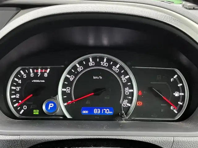 トヨタ ヴォクシー ZS 煌 奈良県 2015(平27)年 8.4万km ホワイトパールクリスタルシャイン 純正ナビ/（フルセグ／ＢＴ／ＣＤ／ＤＶＤ）/社外13インチフリップダウンモニター（carrozzeria)/両側パワースライドドア/横滑り防止/後席サンシェード/社外セキュリティ/オートライト/ステアリングスイッチ/前後ドライブレコーダー/ETC/社外18インチAW（VERSUS）/保証書/取り扱い説明書/スペアキーX1
