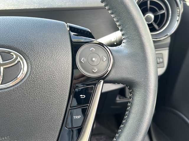 トヨタ アクア クロスオーバー 沖縄県 2019(令1)年 2万km ホワイトパールクリスタルシャイン 純正ナビ　/（ＡＭ／ＦＭ／ＣＤ／Ｂ）　/バックモニター　/衝突軽減　/レーンキープアシスト/コーナーセンサー　/アイドリングストップ　/ハーフレザー　/シートヒーター　/ＥＴＣ　/純正１６ＡＷ　/ベンチシート/スマートキー/オートライト/横滑り防止