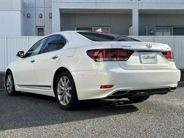 レクサス ＬＳ 460 バージョンC Iパッケージ 愛知県 2015(平27)年 11.8万km ホワイトパールクリスタルシャイン ワンオーナー/純正SDナビ(FM/AM/CD/DVD/BT/BY/AUX/USB/フルセグ)/バックカメラ/クリアランスソナー・コーナーセンサー/レザーシート/シートヒーター/エアシート/パワーシート/HIDヘッドライト/フォグランプ/電動格納ミラー/純正AW18インチ/防眩ミラー/ステアリングヒーター/ブレーキホールド/電動パーキング/純正フロアマット/ETC/プッシュスタート/スマートキー・スペアキー２本/ステアリングリモコン/ハンズフリー/ABS/取扱説明書・保証書