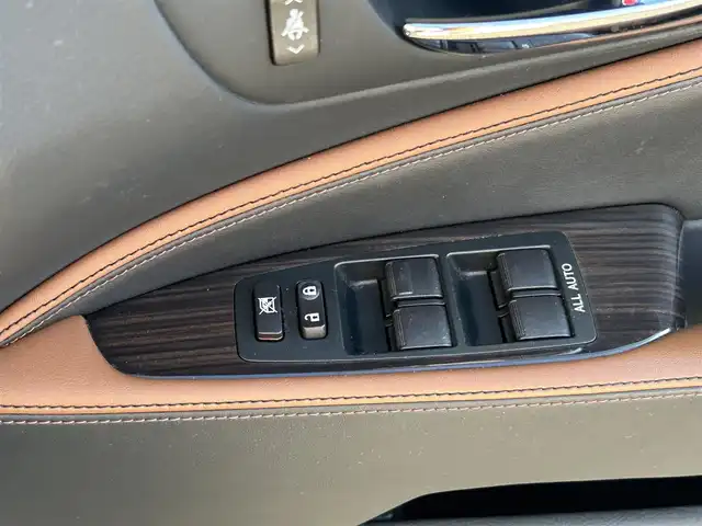 レクサス ＬＳ 460 バージョンC Iパッケージ 愛知県 2015(平27)年 11.8万km ホワイトパールクリスタルシャイン ワンオーナー/純正SDナビ(FM/AM/CD/DVD/BT/BY/AUX/USB/フルセグ)/バックカメラ/クリアランスソナー・コーナーセンサー/レザーシート/シートヒーター/エアシート/パワーシート/HIDヘッドライト/フォグランプ/電動格納ミラー/純正AW18インチ/防眩ミラー/ステアリングヒーター/ブレーキホールド/電動パーキング/純正フロアマット/ETC/プッシュスタート/スマートキー・スペアキー２本/ステアリングリモコン/ハンズフリー/ABS/取扱説明書・保証書