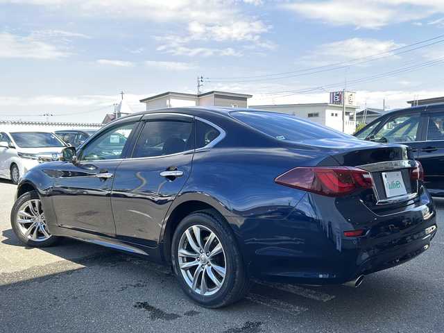 日産 フーガ 370GT FOUR 秋田県 2015(平27)年 6.1万km ダークブルー 純正メモリナビ/純正BT、CD、DVD、フルセグTV/純正18インチAW/全方位カメラ/前後コーナーセンサー/D＋N席パワーシート/ETC/スペアキー/４WD/取説、保証書