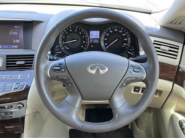 日産 フーガ 370GT FOUR 秋田県 2015(平27)年 6.1万km ダークブルー 純正メモリナビ/純正BT、CD、DVD、フルセグTV/純正18インチAW/全方位カメラ/前後コーナーセンサー/D＋N席パワーシート/ETC/スペアキー/４WD/取説、保証書